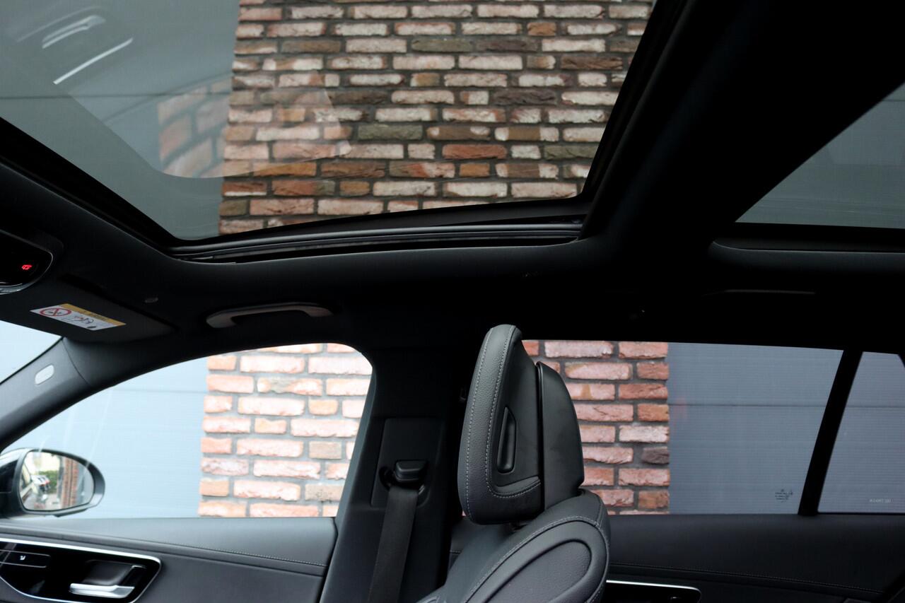 Mercedes-Benz C-KLASSE Estate 300 e AMG Line Aut9 | Panoramadak | Trekhaak | Leder | Camera | Sfeerverlichting | Dodehoekassistent | Stoelverwarming | Advanced Sound System | High Perf. LED |
