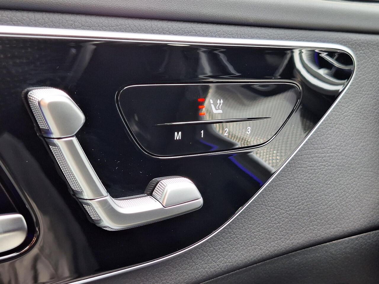 Mercedes-Benz C-KLASSE Estate 180 Star Edition AMG | Night Pakket | Trekhaak | Elektrisch Verstelbare Stoelen + Memory | Elektrische Achterklep | Apple CarPlay | Android Auto | Dodehoekassistent | Sfeerverlichting | Stoelverwarming | Achteruitrijcamera