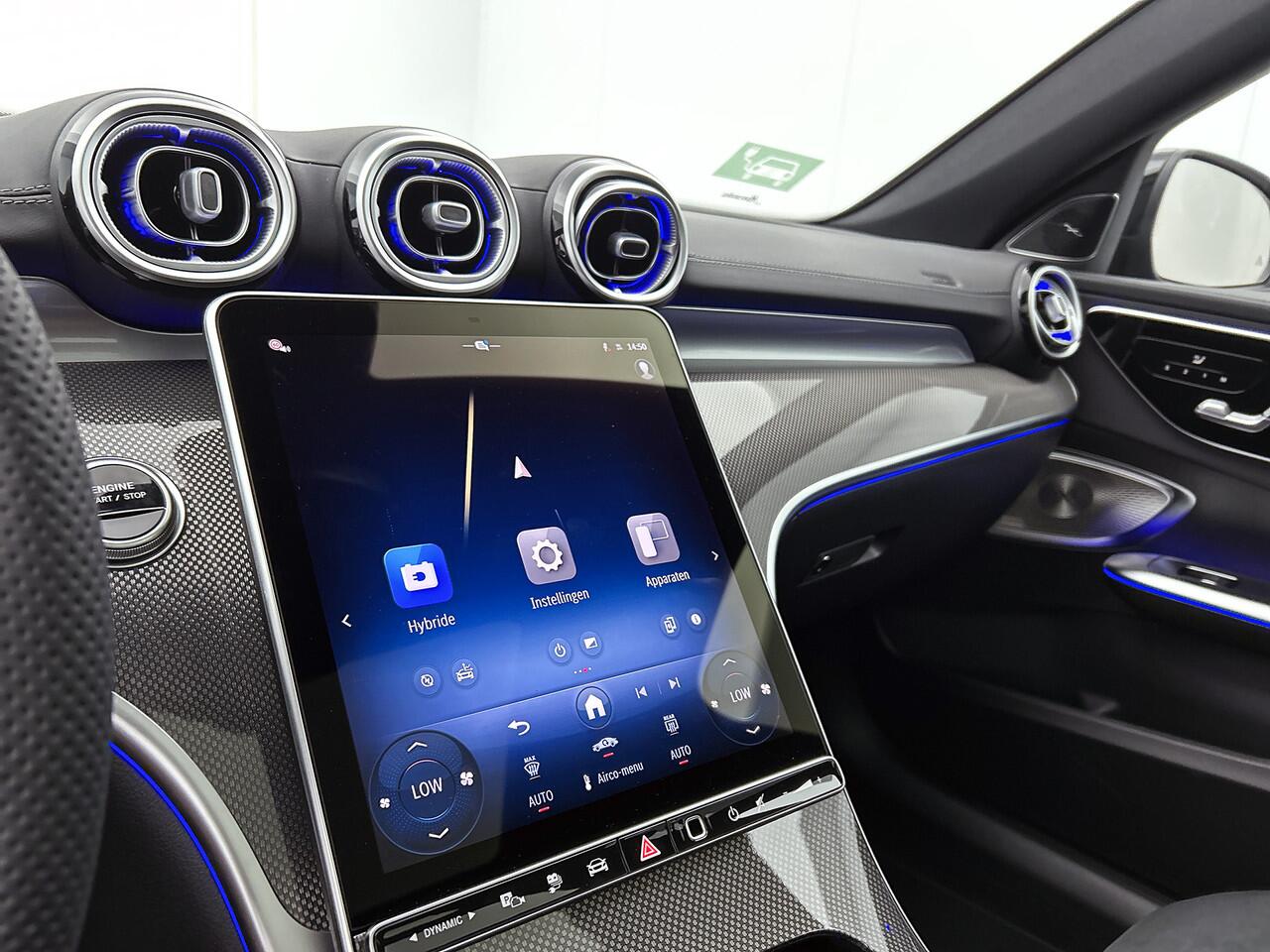 Mercedes-Benz C-KLASSE Estate 300 e Business Solution AMG | Trekhaak | Nightpakket | AMG Line Premium Plus | 360°-camera | Head-up display | Antidiefstalpakket GUARD 360° Plus | KEYLESS GO-comfortpakket | Burmester® 3D sound system |