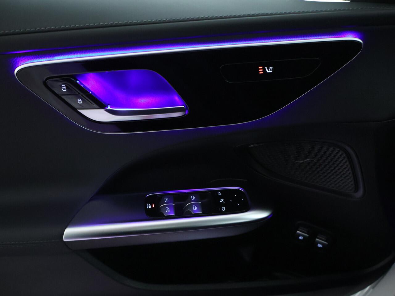 Mercedes-Benz C-KLASSE Estate 300 e AMG Line | AMG Line | Trekhaak | Panoramadak | Distronic | Stuur en Stoelverwarming | Inclusief 48 maanden MB Certified garantie voor Europa.