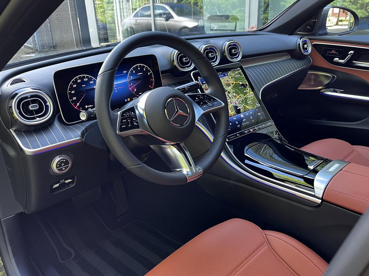 Mercedes-Benz C-KLASSE Estate 180 Star Edition Luxury | Panoramadak | Trekhaak | Burmester 3D Surround Sound | DISTRONIC afstandsassistent | Dodehoekassistent | Apple CarPlay | Android Auto | Elektrisch Verstelbare Stoelen + Memory