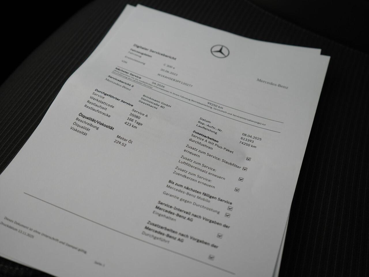 Mercedes-Benz C-KLASSE Estate 300 e Avantgarde Plug In Hybrid 313pk Dealer O.H. PHEV | Trekhaak Af Fabriek | Camera | Night Pakket | Sportstoelen Verwarmd | Apple Carplay | Sfeerverlichting | Navigatie | Virtual | DAB |