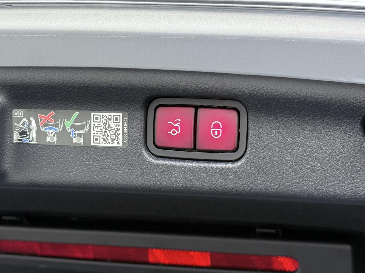 Mercedes-Benz C-KLASSE 180 AMG Line | Pano Memory Keyless Digital 360 Camera