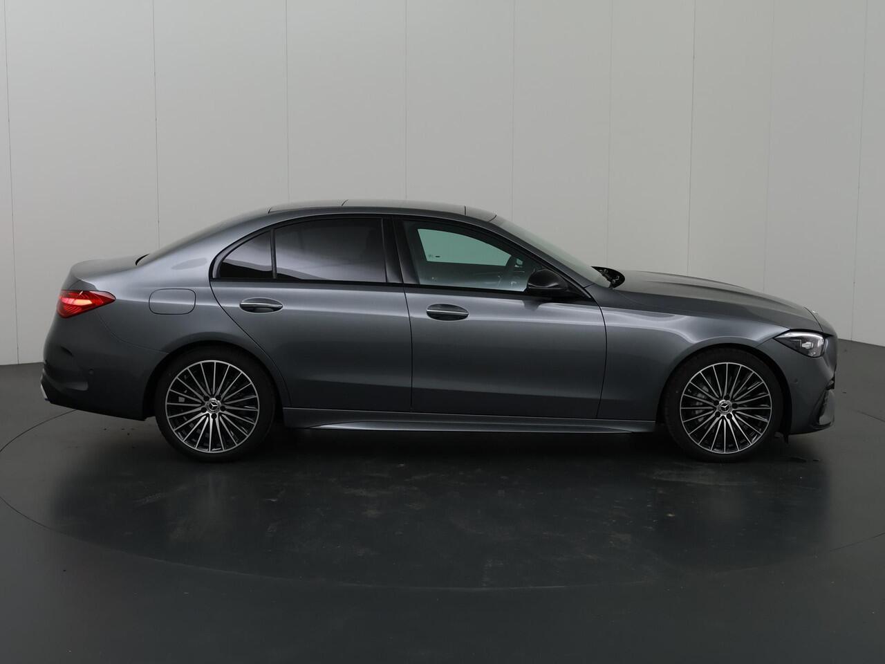 Mercedes-Benz C-KLASSE 180 Star Edition AMG Line | Night pakket | Panoramadak | 360 camera| DISTRONIC