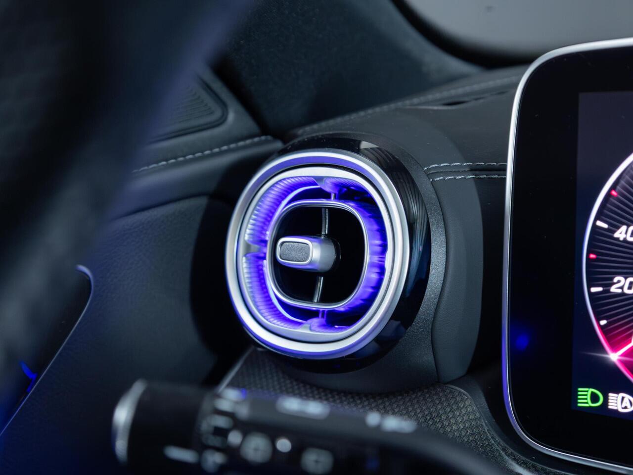 Mercedes-Benz C-KLASSE Estate 180 AMG Line Premium | Panorama dak | Trekhaak