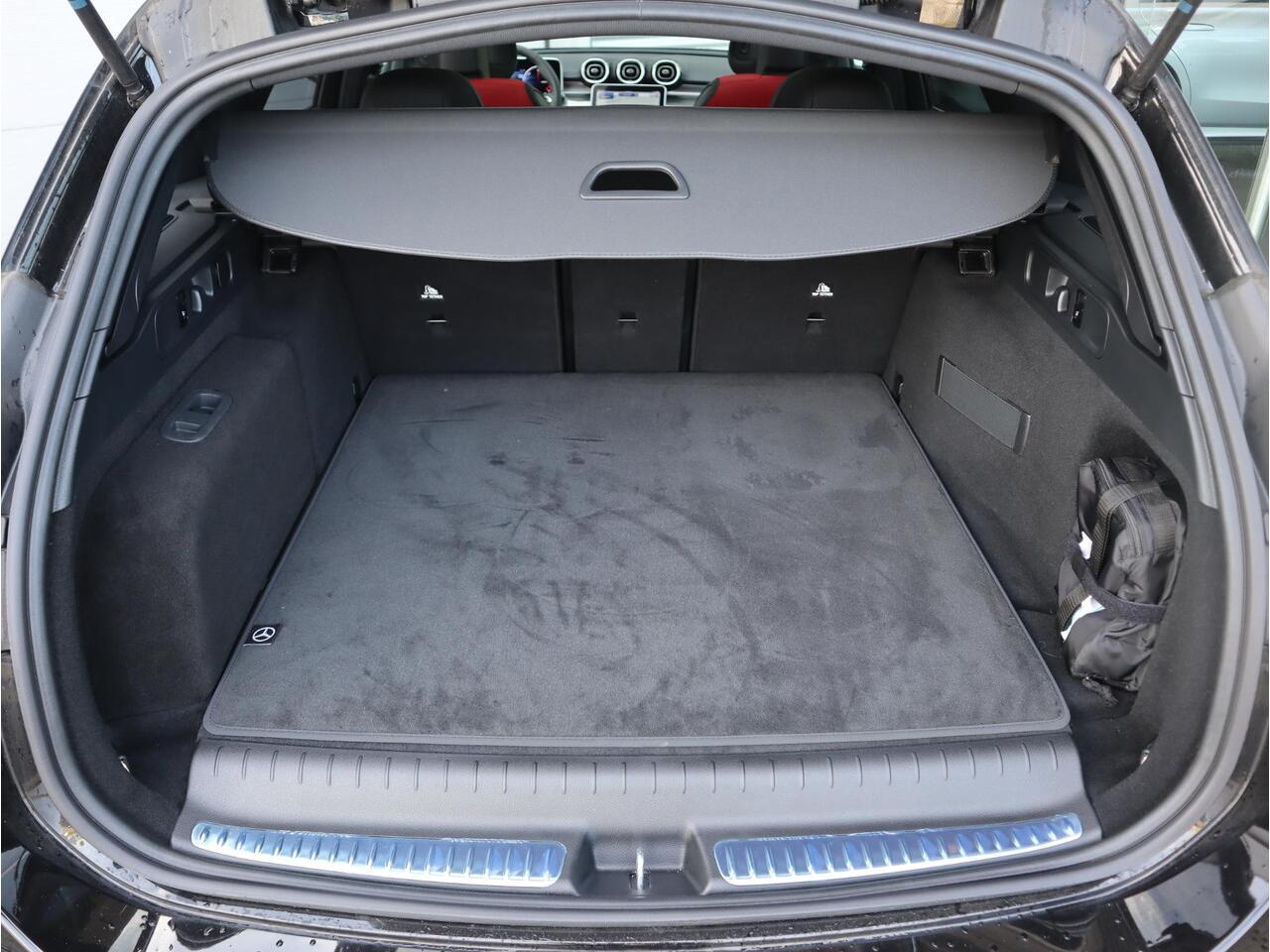 Mercedes-Benz C-KLASSE Estate 300 e AMG Line