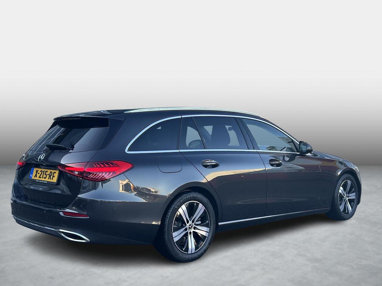 Mercedes-Benz C-KLASSE Estate 180 | Panoramadak | Apple CarPlay | Stoelverwarming | Sfeerverlichting | Achteruitrijcamera