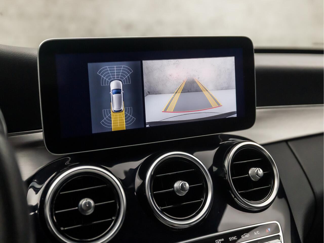 Mercedes-Benz C-KLASSE Estate 160 AMG Sport Automaat (APPLE CARPLAY, GROOT NAVI, VIRTUAL COCKPIT, CAMERA, LEDER/ALCANTARA, STOELVERWARMING, KEYLESS, ELEK ACHTERKLEP, NIEUWE APK, NIEUWSTAAT)