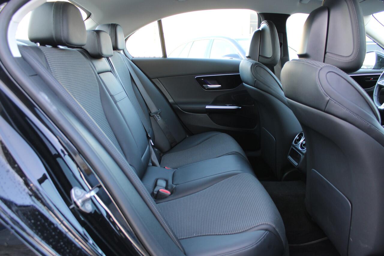 Mercedes-Benz C-KLASSE 300e Luxury Line Limited DISTRONIC SFEER CAMERA CARPLAY <<19.461KM>>