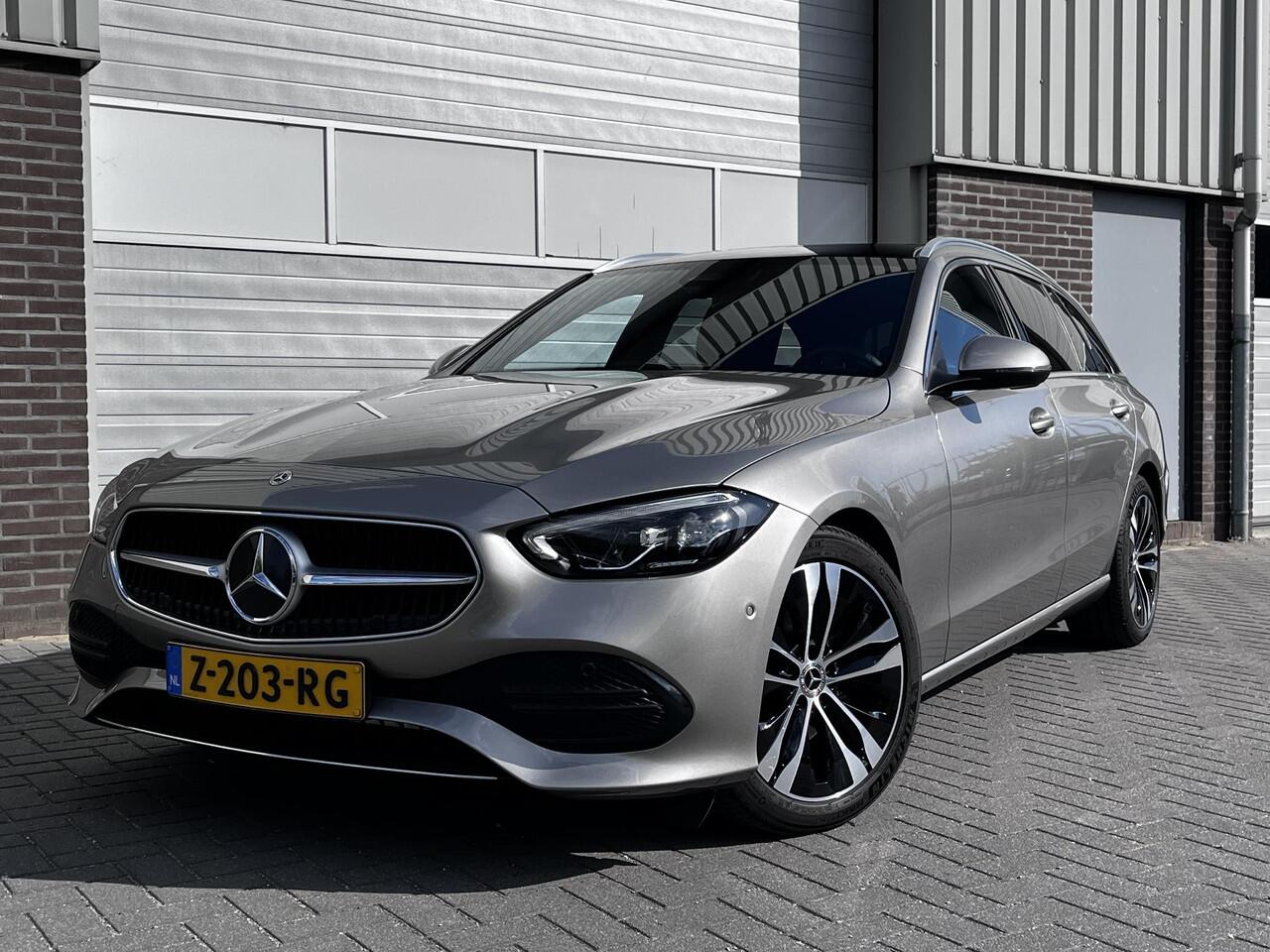 Mercedes-Benz C-KLASSE Estate 180 Luxury Line | Panoramadak | Dodehoekassistent | Privacy Glas Achter | Apple CarPlay | Android Auto | Elektrisch Verstelbare Stoelen + Memory | Sfeerverlichting | Stoelverwarming | Stuurverwarming