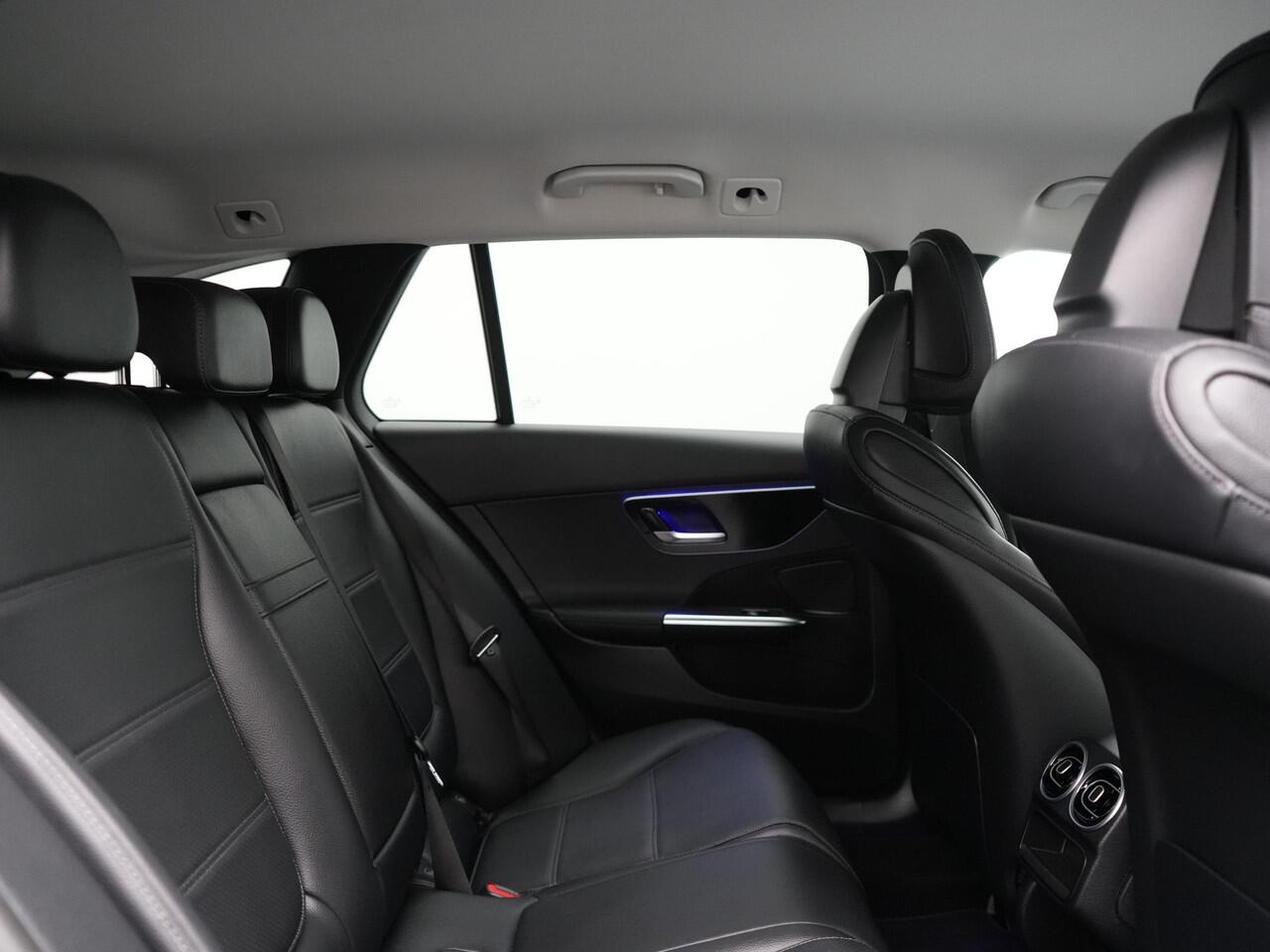 Mercedes-Benz C-KLASSE Estate 300 e Avantgarde Plug In Hybrid 313pk Dealer O.H. PHEV | Adaptive Cruise | 360 Camera | Lederen Sportstoelen Verwarmd | Night Pakket | Apple Carplay | Sfeerverlichting | Blis | Navigatie | DAB |