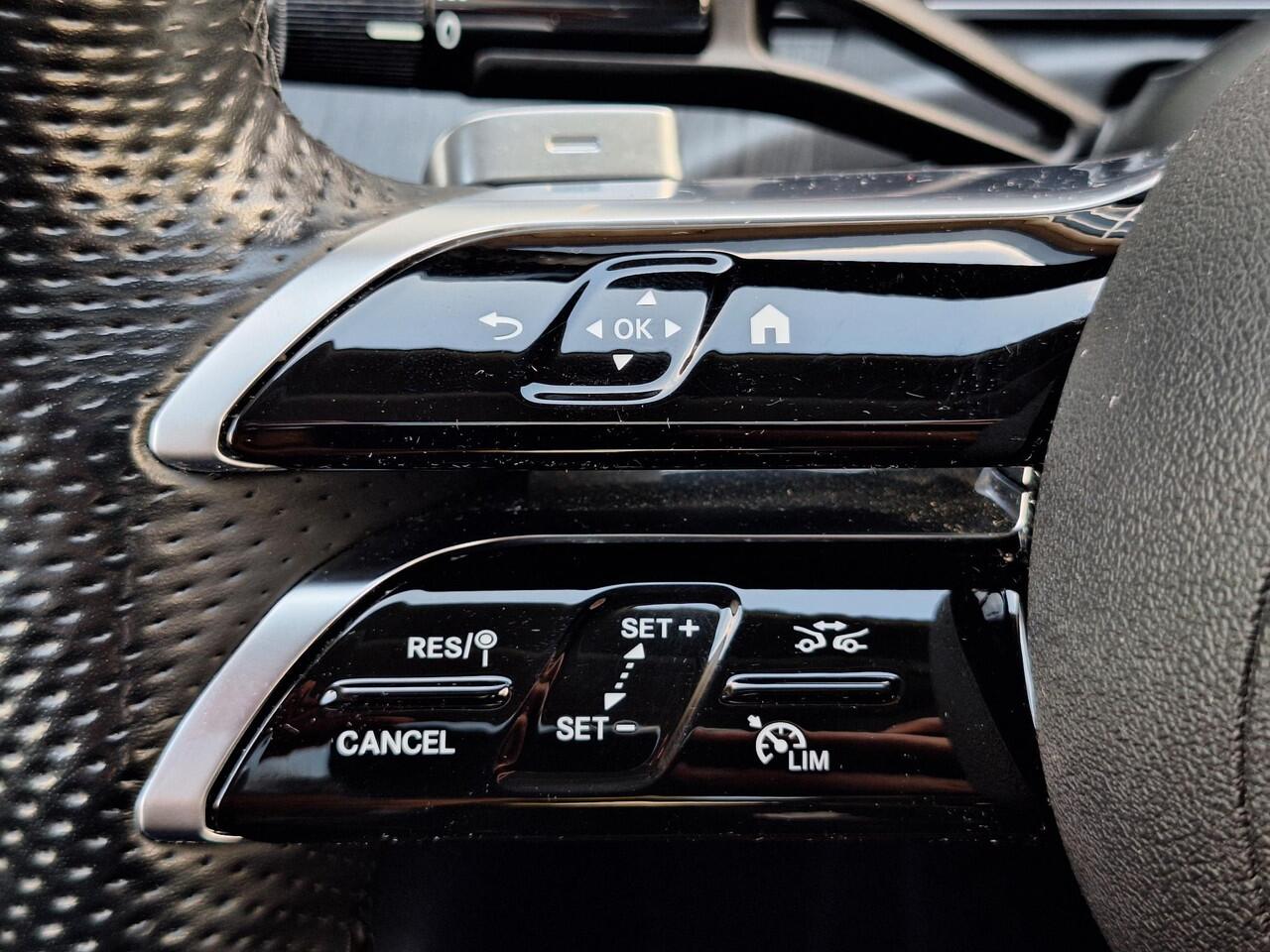 Mercedes-Benz C-KLASSE 300 e AMG Line Limited | Panoramadak | Trekhaak | Night pakket | 360? camera | Dodehoekassistentie | Sfeerverlichting