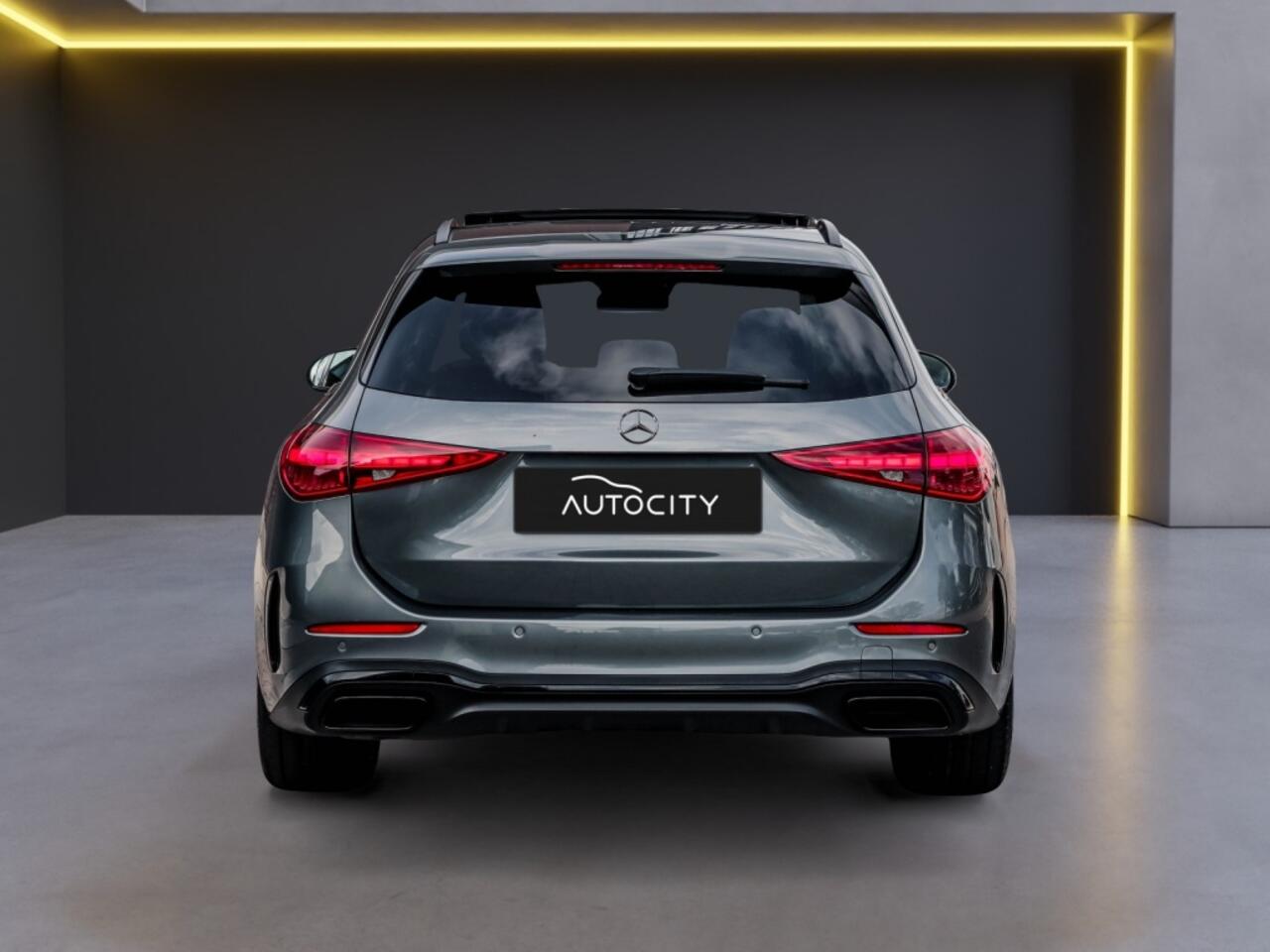 Mercedes-Benz C-KLASSE Estate 200 Edition AMG Line Panorama l Trekhaak l Bi Color Leder l Burm