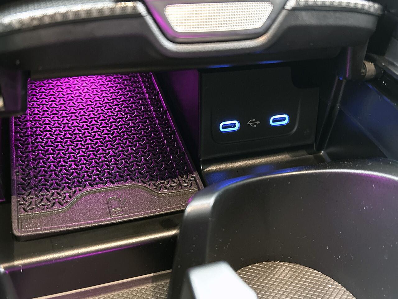 Mercedes-Benz C-KLASSE Estate 180 LIMITED AMG Line | Nightpakket | Comfortpakket Plus | Trekhaak | 19 inch AMG velgen | Achteruitrijcamera | Antidiefstalpakket GUARD 360° Plus | EASY PACK achterklep | KEYLESS GO |