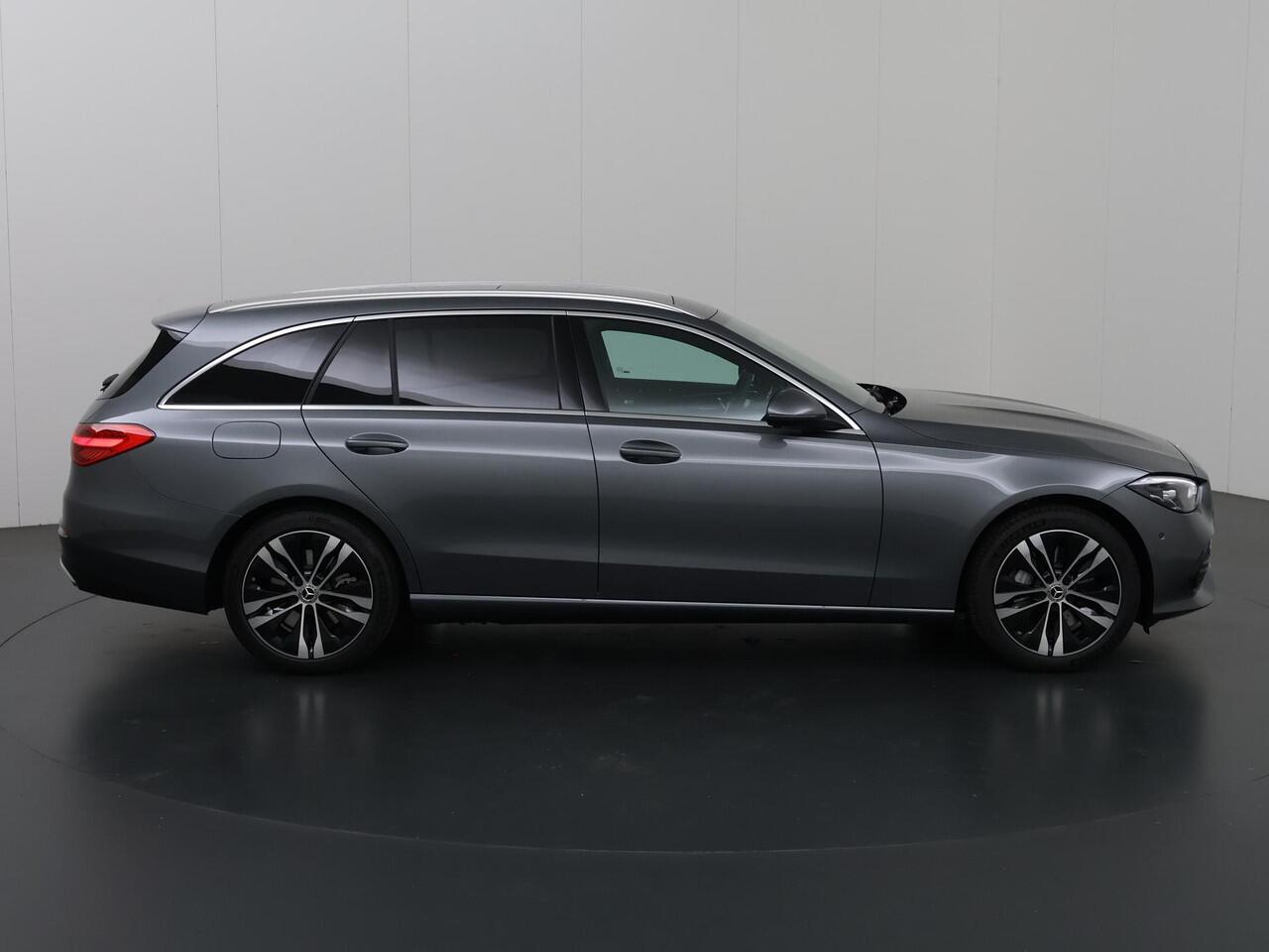 Mercedes-Benz C-KLASSE Estate 300e Star Edition | Achteruitrijcamera | Panoramaschuifdak | Sfeerverlichting | Stoelverwarming | Easypack-achterklep |