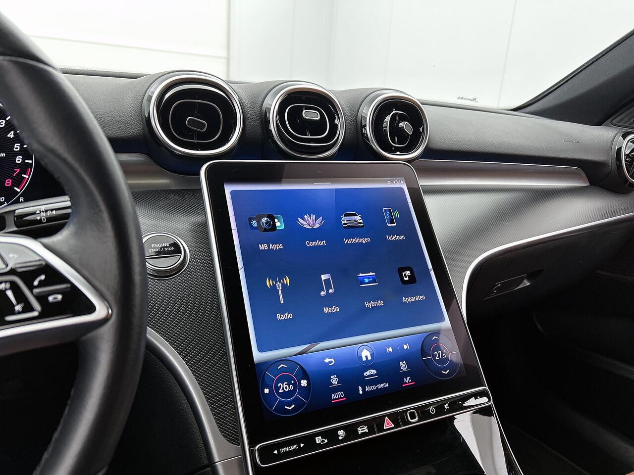 Mercedes-Benz C-KLASSE 300 e Plug-In Hybride | Led koplampen | Achteruitrijcamera | Dodehoekassistent | Sfeerverlichting | Stoelverwarming voor. Inclusief 24 maanden MB Certified garantie voor Europa.