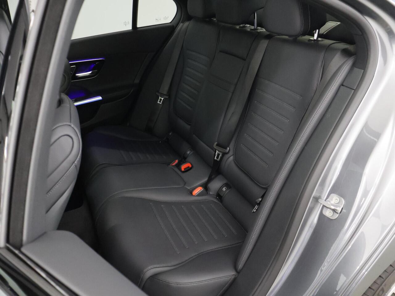 Mercedes-Benz C-KLASSE 180 Star Edition AMG line | Panorama-schuifdak | Sfeerverlichting | Burmester 3D | Achteruitrijcamera | Smartphone-integratie