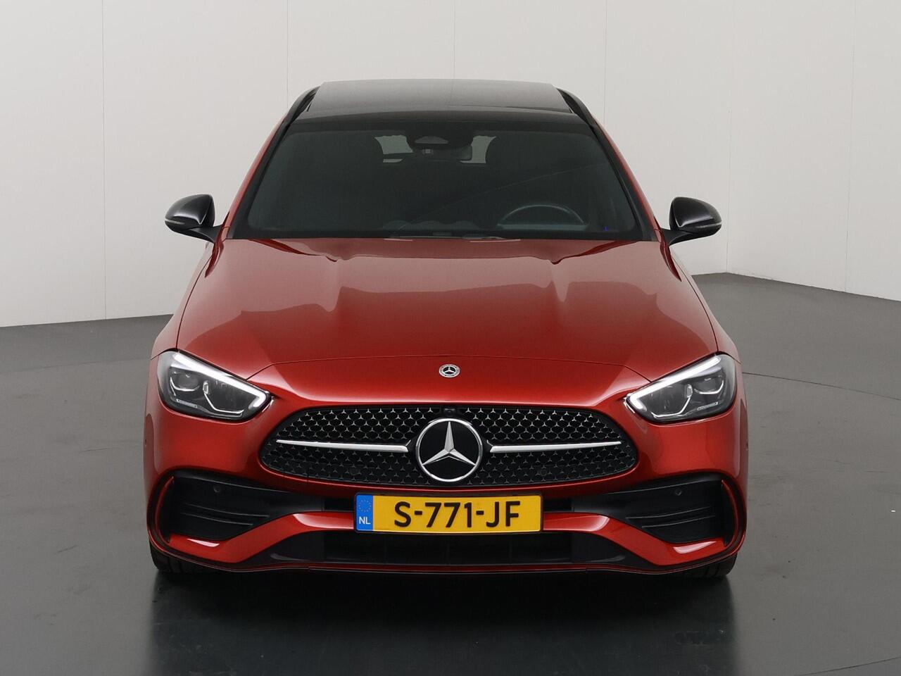 Mercedes-Benz C-KLASSE Estate 300 e AMG Line | Night | Trekhaak | Panoramadak | Sfeerverlichting |