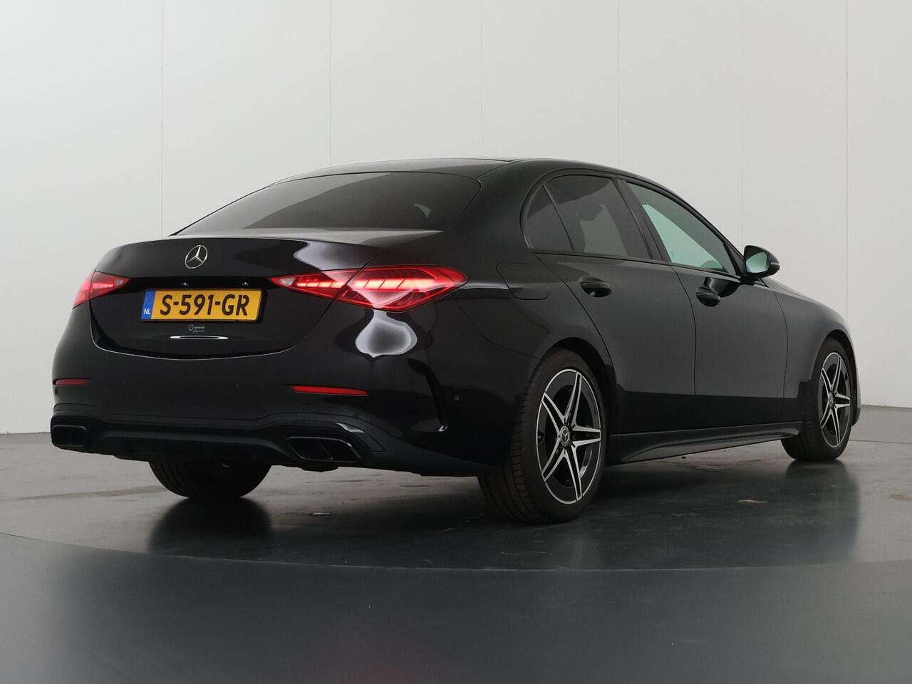 Mercedes-Benz C-KLASSE 180 AMG Line | Night | Stoelverwarming | Sfeerverlichting | 360 graden camera |