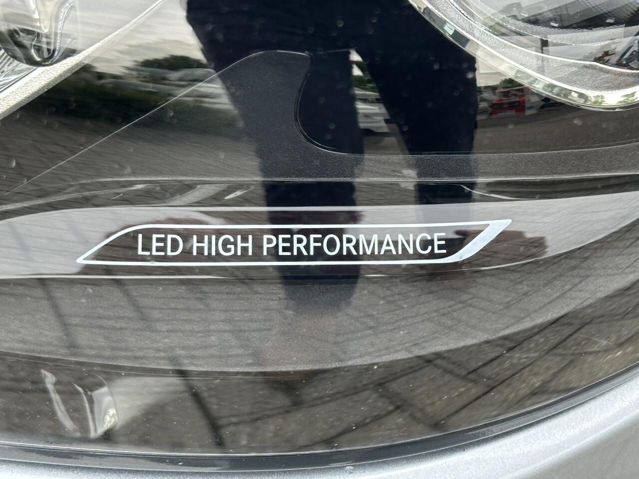 Mercedes-Benz C-KLASSE Estate 180 AMG Line Night Pano-Dak | Camera | Stoelverw. | Spiegel pakket