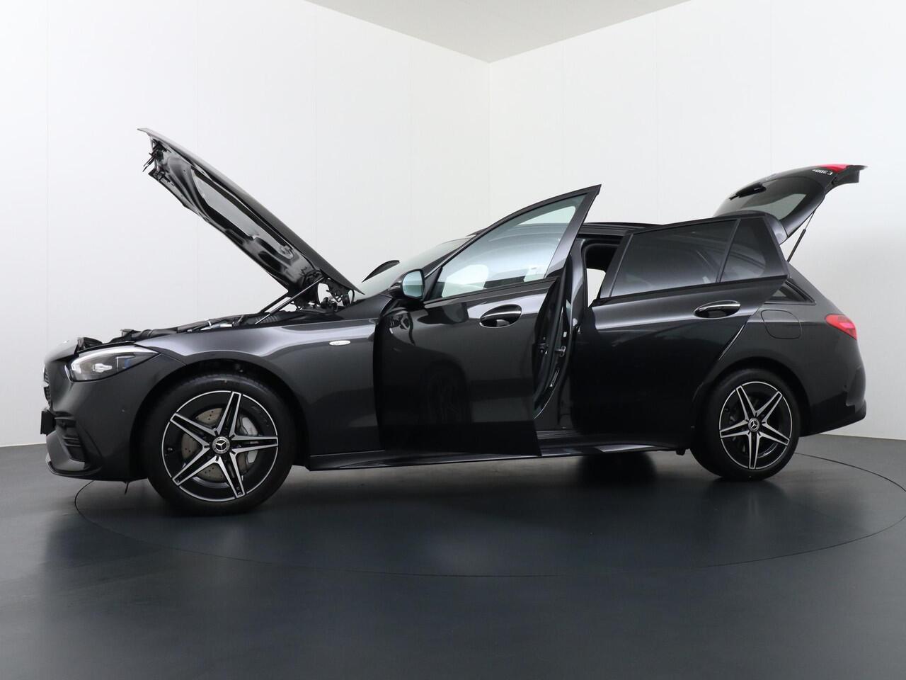 Mercedes-Benz C-KLASSE Estate 300 e Business Solution AMG | Panorama - Schuifdak | Trekhaak Wegklapbaar | Memorystoelen | Digital Light | Burmester Surround Sound | 360° Camera | Head-Up Display | Nightpakket