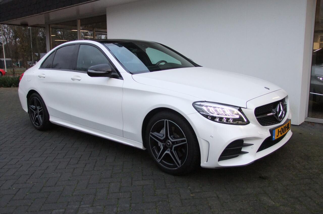 Mercedes-Benz C-KLASSE 180 Business Solution AMG / Diamantweis (parelmoer) Facelift/ Panorama/ Trekhaak af-fabriek/ Nightpakket/ Stoelverwarming/ All-season