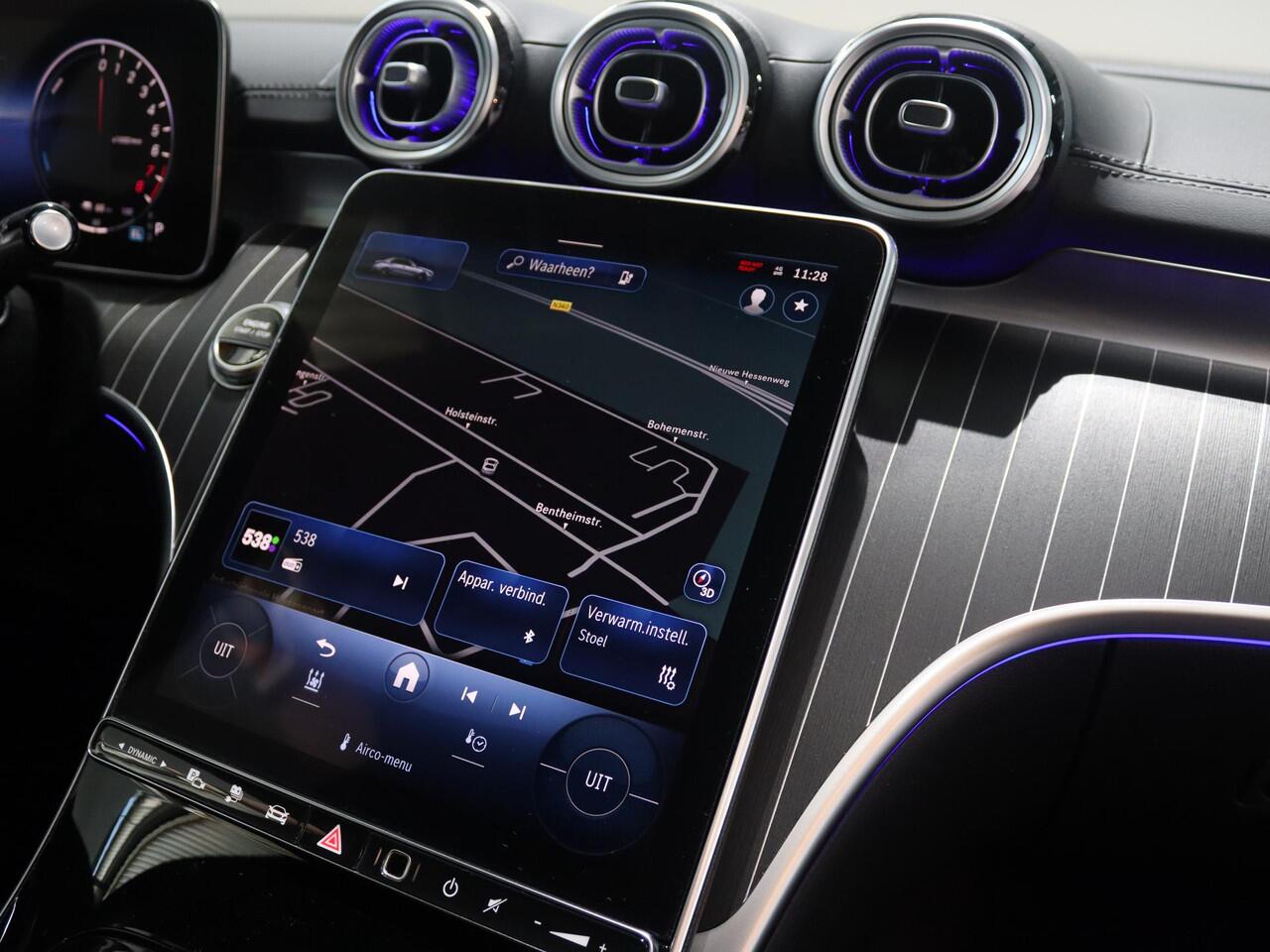 Mercedes-Benz C-KLASSE 300e AMG Line | Panoramaschuifdak | Night | Premium pakket | Winter pakket | Augmented Reality Navigation