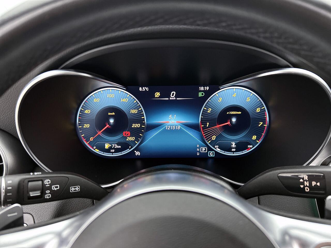 Mercedes-Benz C-KLASSE Estate 180 Business Solution AMG AMG Line | Night Pakket | Panorama Schuif-Kanteldak | Parkeerpakket met 360°-camera | Sfeerverlichting. Inclusief 24 maanden Mercedes-Benz Certified garantie voor Europa.