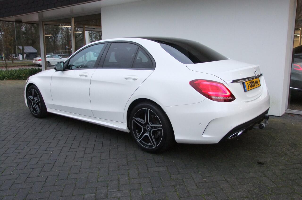 Mercedes-Benz C-KLASSE 180 Business Solution AMG / Diamantweis (parelmoer) Facelift/ Panorama/ Trekhaak af-fabriek/ Nightpakket/ Stoelverwarming/ All-season