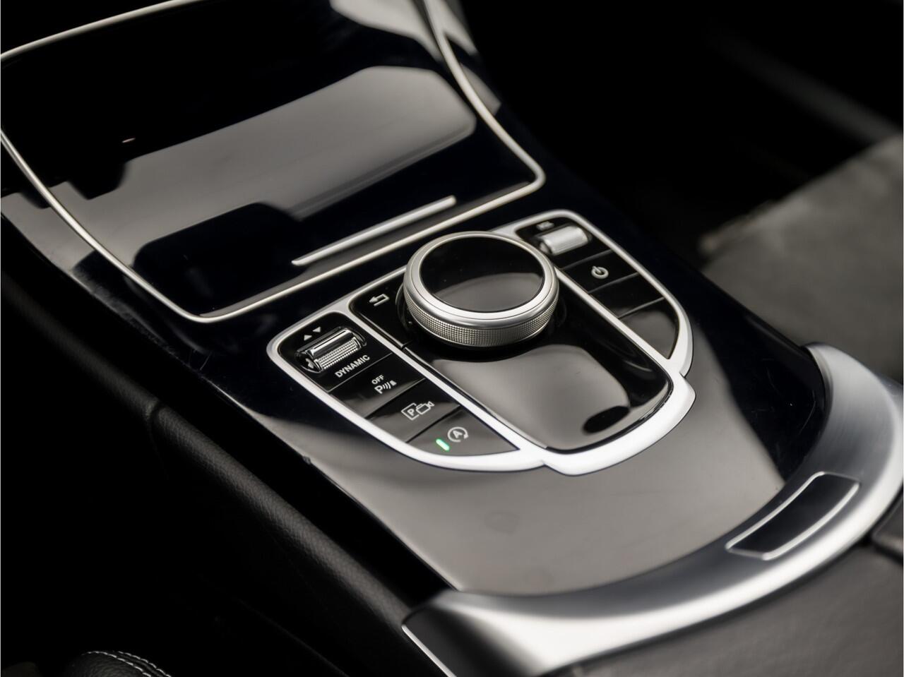 Mercedes-Benz C-KLASSE Estate 160 AMG Sport Automaat (APPLE CARPLAY, GROOT NAVI, VIRTUAL COCKPIT, CAMERA, LEDER/ALCANTARA, STOELVERWARMING, KEYLESS, ELEK ACHTERKLEP, NIEUWE APK, NIEUWSTAAT)