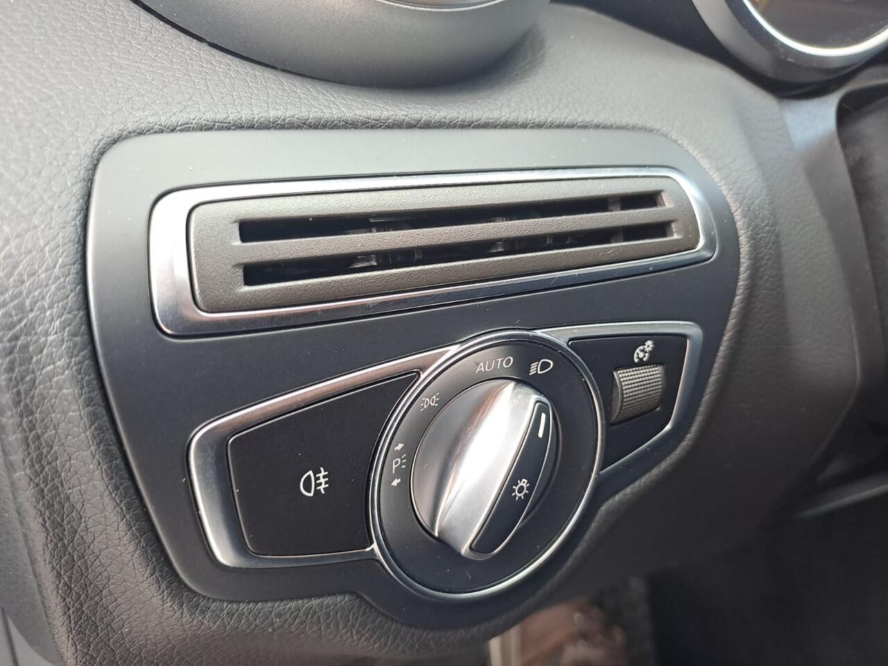 Mercedes-Benz C-KLASSE Estate 300 e Business Plus Solution AMG Limited | Pano | Trekhaak | Multibeam | 360° camera | Leder/alcantara | Stoelverwarming | Elek. achterklep | Vol |