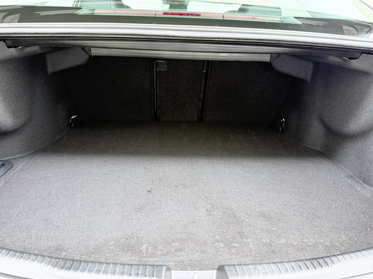 Mercedes-Benz C-KLASSE 300 e Luxury | Camera