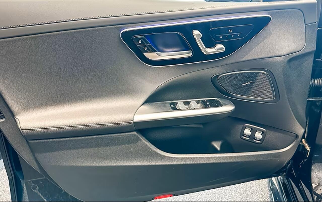 Mercedes-Benz C-KLASSE Estate 300e AMG ** LED, MBUX+, WINTER-, KEYLESS-, MEMORY-, SPIEGEL-PACK ** Slechts 9.878km. - UNFALLFREI ** ** INFORMEER OOK NAAR ONZE AANTREKKELIJKE FINANCIAL-LEASE TARIEVEN **