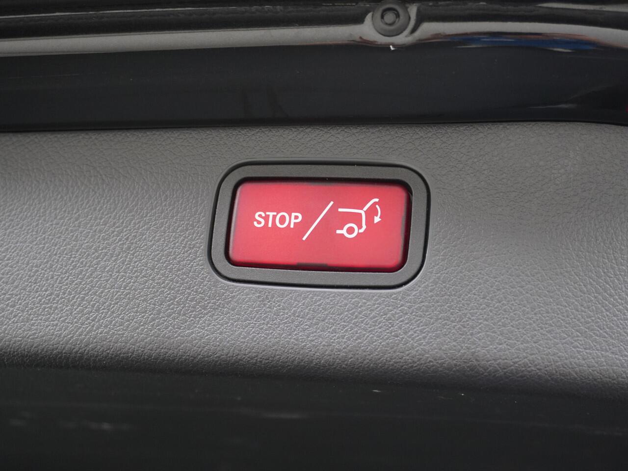 Mercedes-Benz C-KLASSE Estate 300 e AMG Line | Pano Sfeer