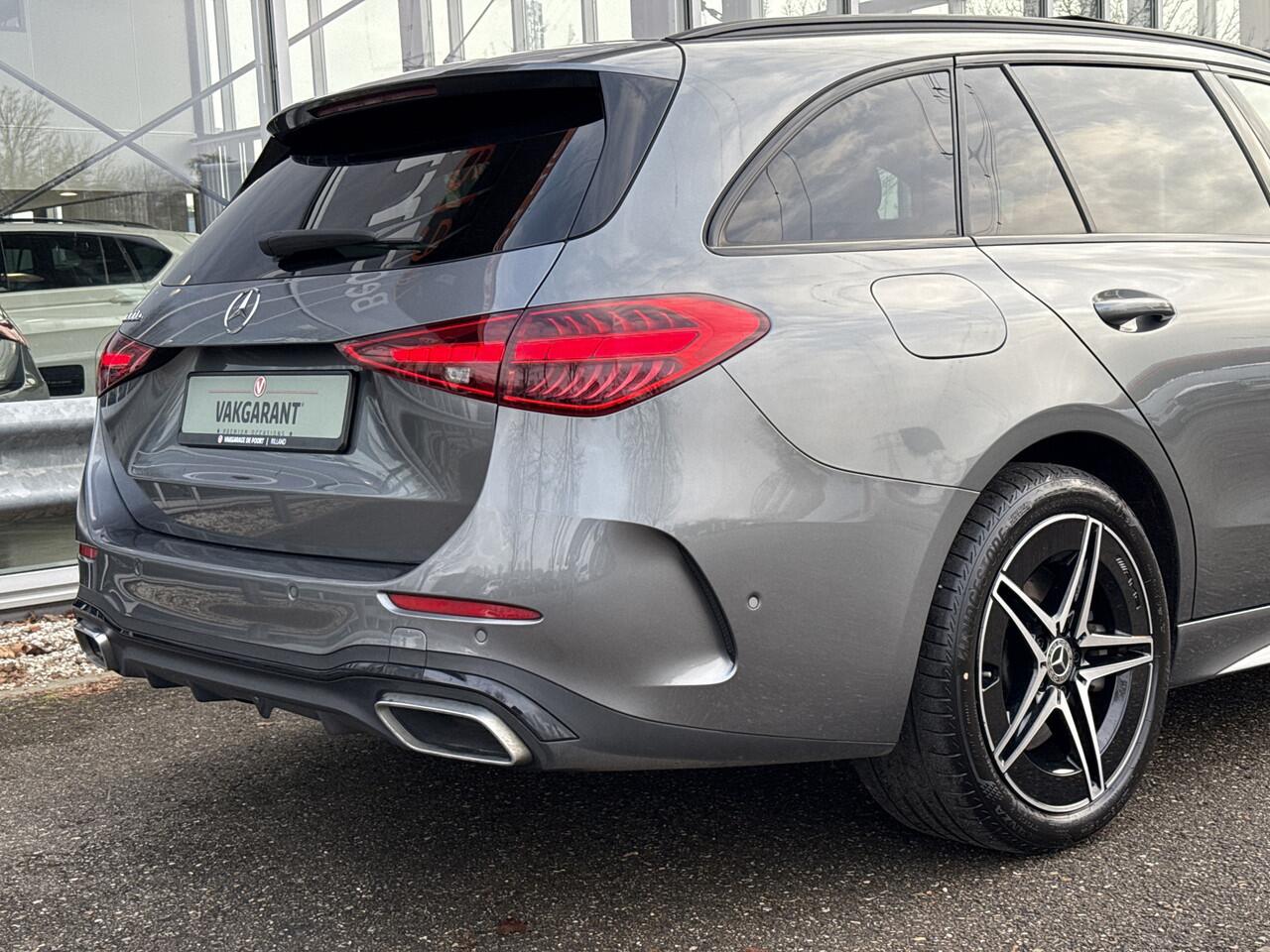 Mercedes-Benz C-KLASSE Estate 300 e AMG Line | Pano | 1 jaar fab. garantie | Elek. trekhaak | Dealer OH