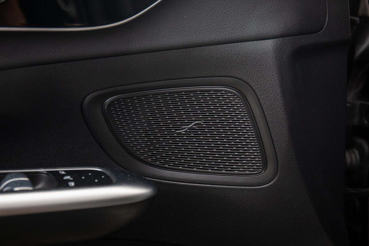 Mercedes-Benz C-KLASSE Estate 300 e Luxury Line , Sfeerverlichting, Trekhaak, Night-pakket