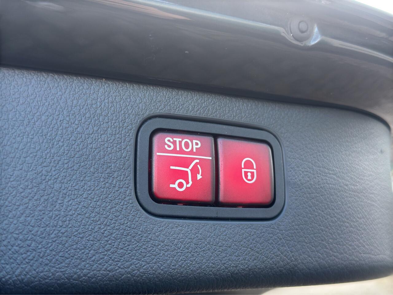 Mercedes-Benz C-KLASSE Estate 300 e AMG | EV 116km | NL dealer onderhouden | Burmester | Ambient | Laser | Keyless | Memory seats