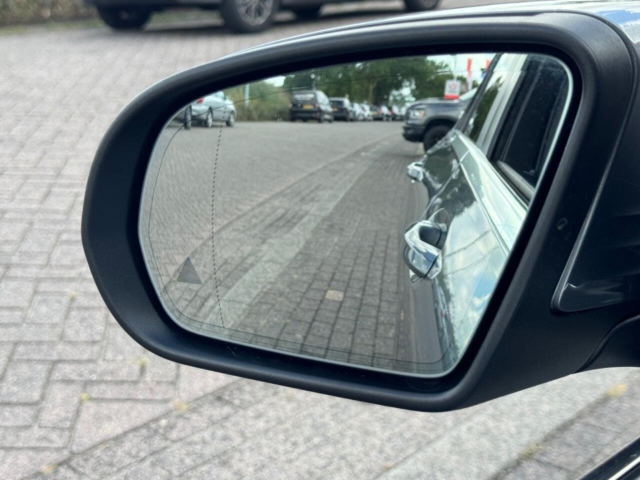 Mercedes-Benz C-KLASSE C 180 CGI 156PK. NAVIGATIE 360 CAMERA AIRCO LMV PDC ELEC-PAKKET