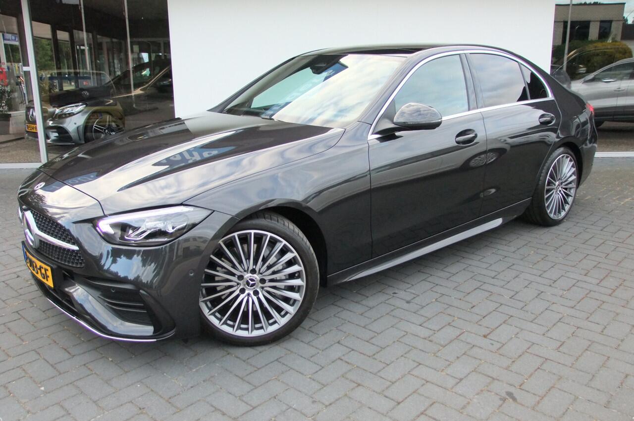 Mercedes-Benz C-KLASSE 180 AMG Line / NL auto/ Trekhaak af-fabriek/ Panorama/ Burmester / 19 inch