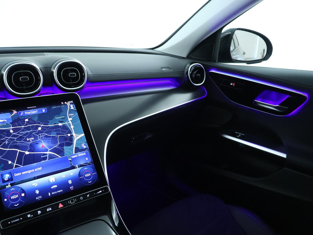 Mercedes-Benz C-KLASSE Estate 300 e AMG Plug-In Hybride AMG Line | Night Pakket | Trekhaak | Panorama Schuif-Kanteldak | Dodehoek Assist. Inclusief 24 maanden MB Certified garantie voor Europa.