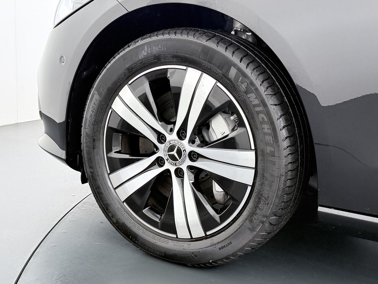 Mercedes-Benz C-KLASSE 300 e Luxury | Camera