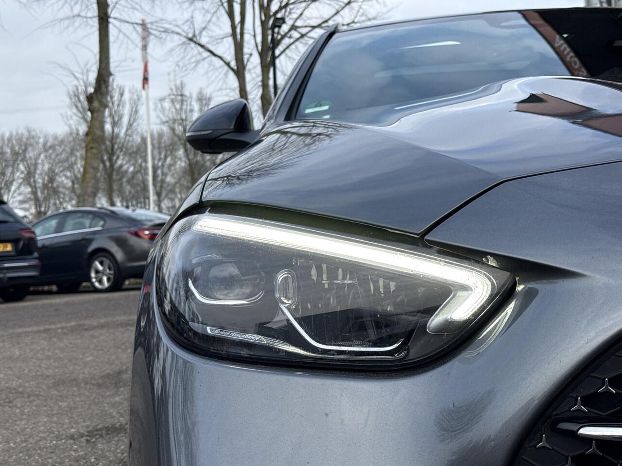 Mercedes-Benz C-KLASSE Estate 300 e AMG Line | Pano | 1 jaar fab. garantie | Elek. trekhaak | Dealer OH