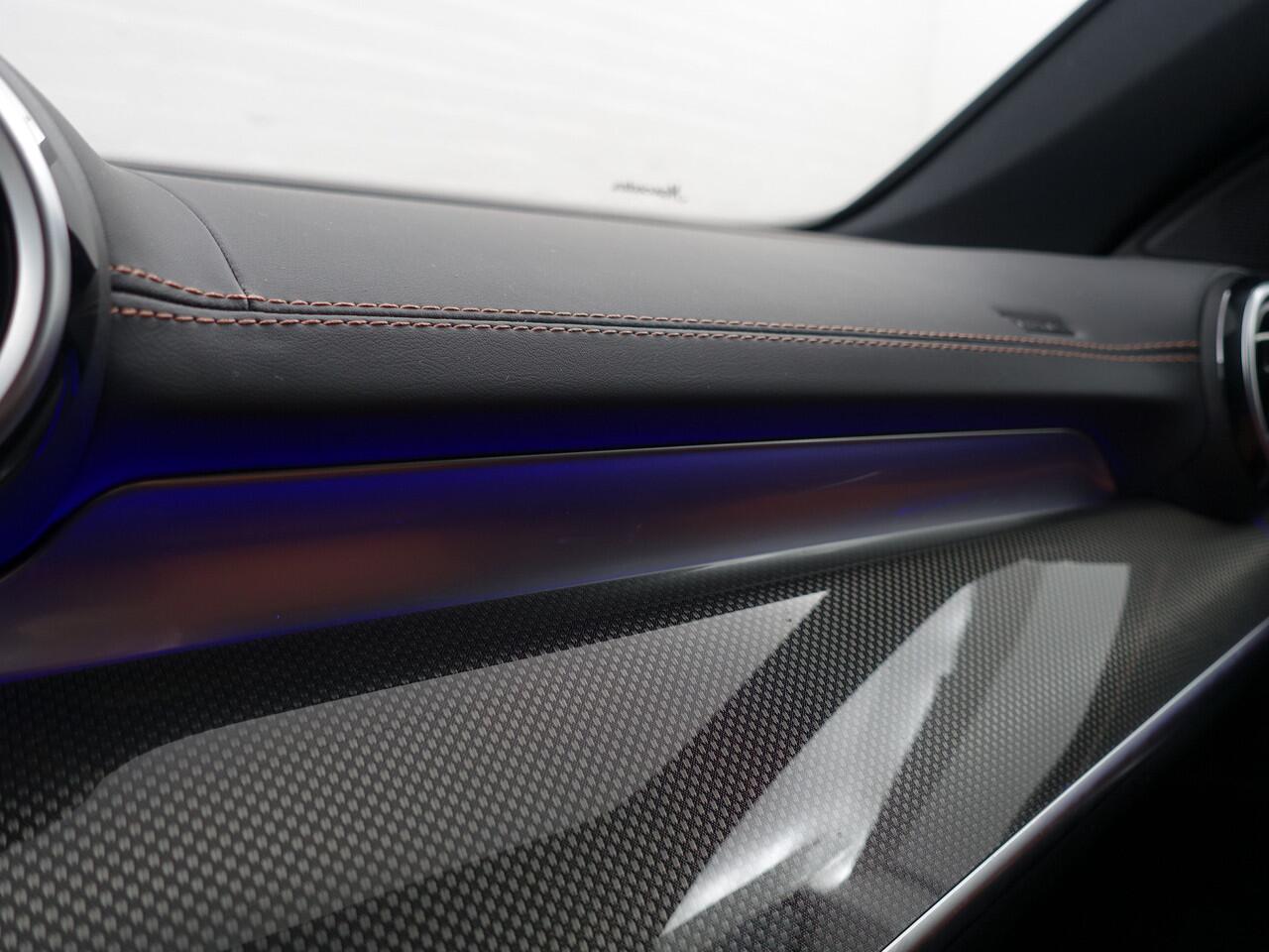 Mercedes-Benz C-KLASSE Estate 300 e AMG Line Aut- Two Tone Leder Interieur, Panoramadak, Carbon, Sfeerverlichting, Carplay, Android Auto