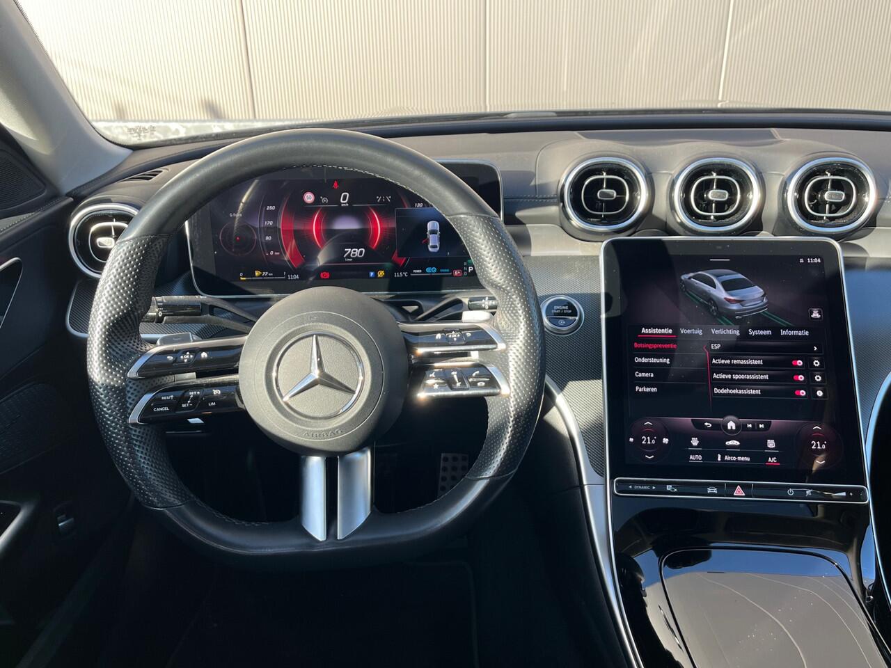 Mercedes-Benz C-KLASSE 180 AMG Line Schuifdak / Sfeer verlichting / Led High Performance