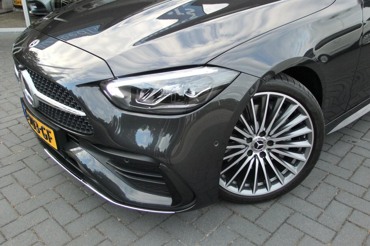Mercedes-Benz C-KLASSE 180 AMG Line / NL auto/ Trekhaak af-fabriek/ Panorama/ Burmester / 19 inch