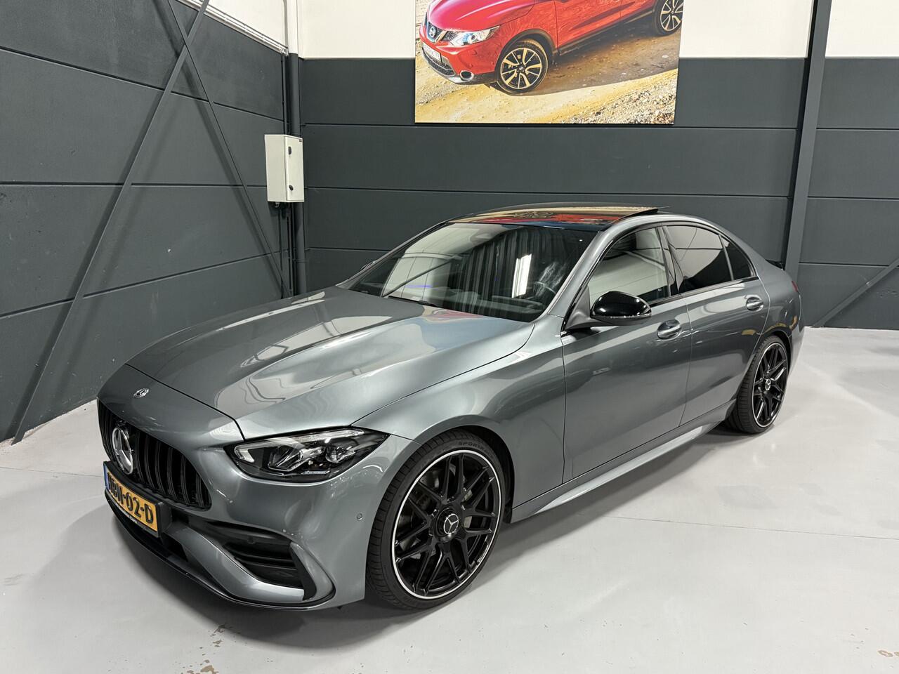 Mercedes-Benz C-KLASSE 180 AMG Line Automaat - Leder - Navigatie - Camera - Panoramadak - Full Option - Nieuwstaat - 1e Eigenaar