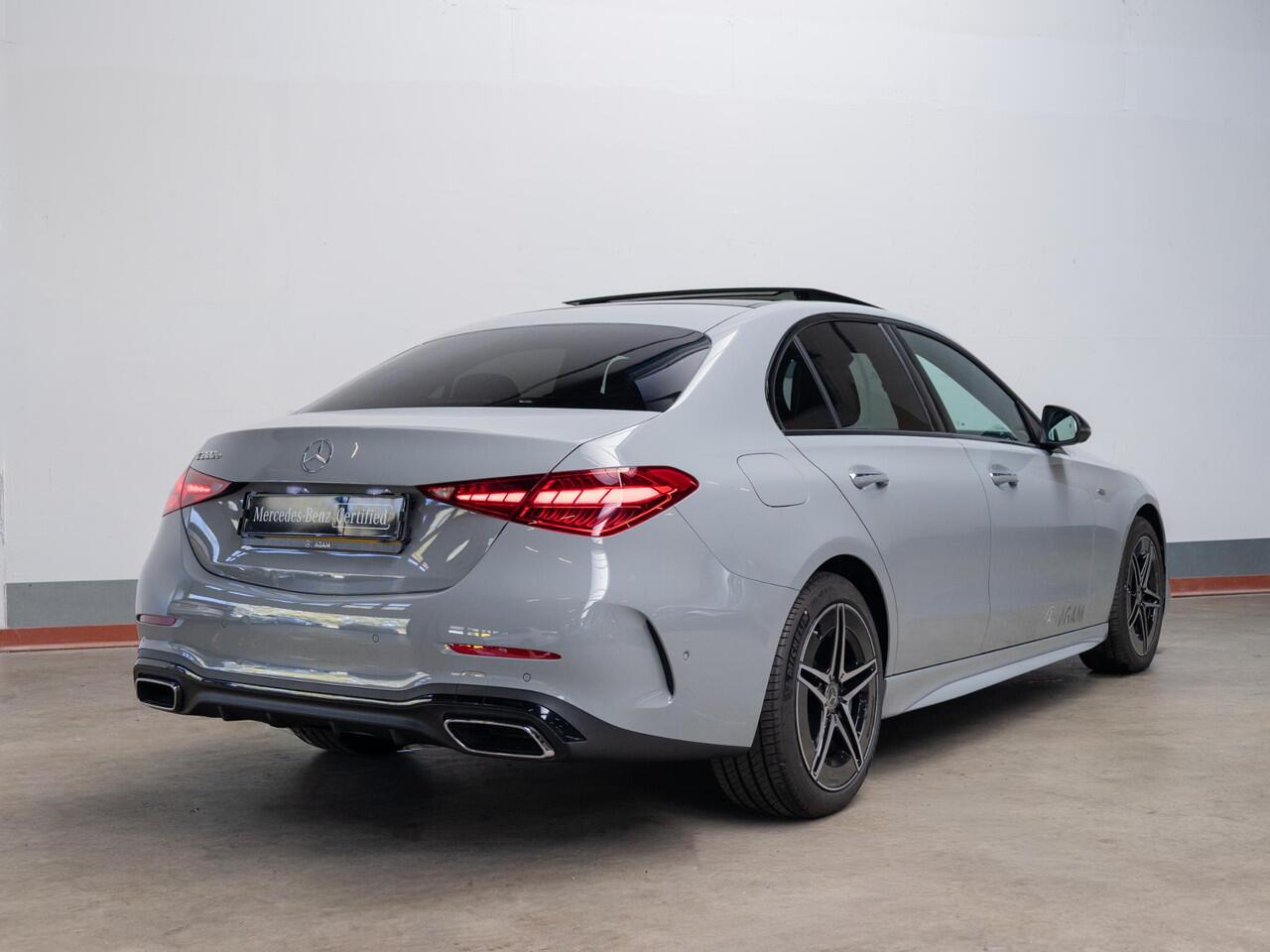 Mercedes-Benz C-KLASSE Limousine 300 e Business Solution AMG Premium PLUS | Panorama dak | Trekhaak