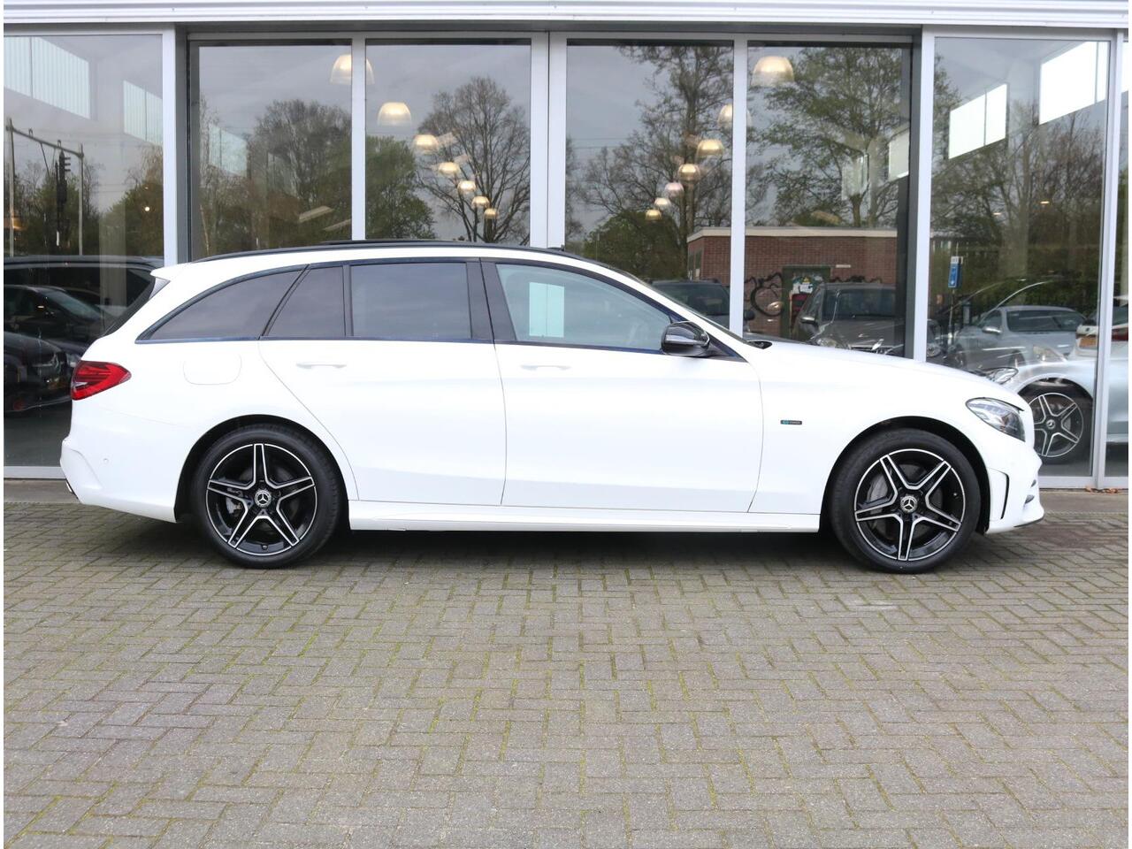 Mercedes-Benz C-KLASSE Estate 300 e Business Solution AMG | Panorama | Apple Carplay