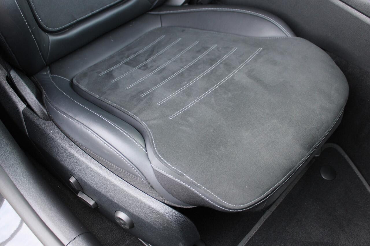 Mercedes-Benz C-KLASSE Estate 300e AMG Line NIGHT PAKKET DISTRONIC SFEER CARPLAY CAMERA MULTIBEAM 19''