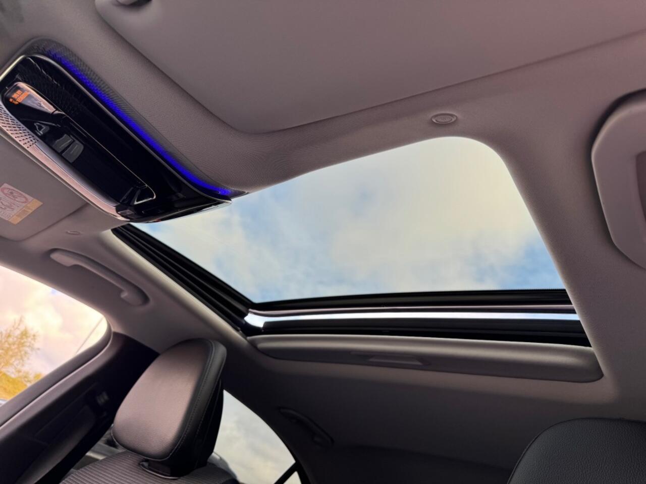 Mercedes-Benz C-KLASSE C 180 HYBRIDE AUT. 190PK SCHUIFDAK NAVI CAMERA CARPLAY SFEERVERLICHTING AIRCO LMV PDC